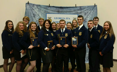 L-R front-Hannah Payne, Tayelor Long, Taylor VanZandt, Lakota Towe, Seth Davis, Trey Campbell, Daniel Davis, Adriana Smith. Back-Andrew Born Asher Patterson Kelly Locke, Amber Ellis, Hailee Mealer, Maci Patterson, Zachary Franklin