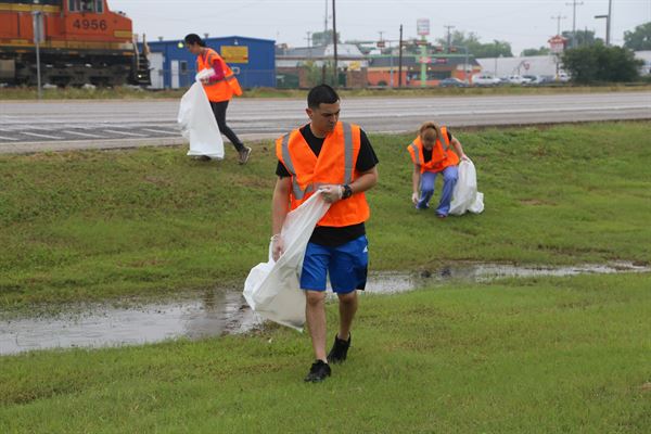 litter clean up